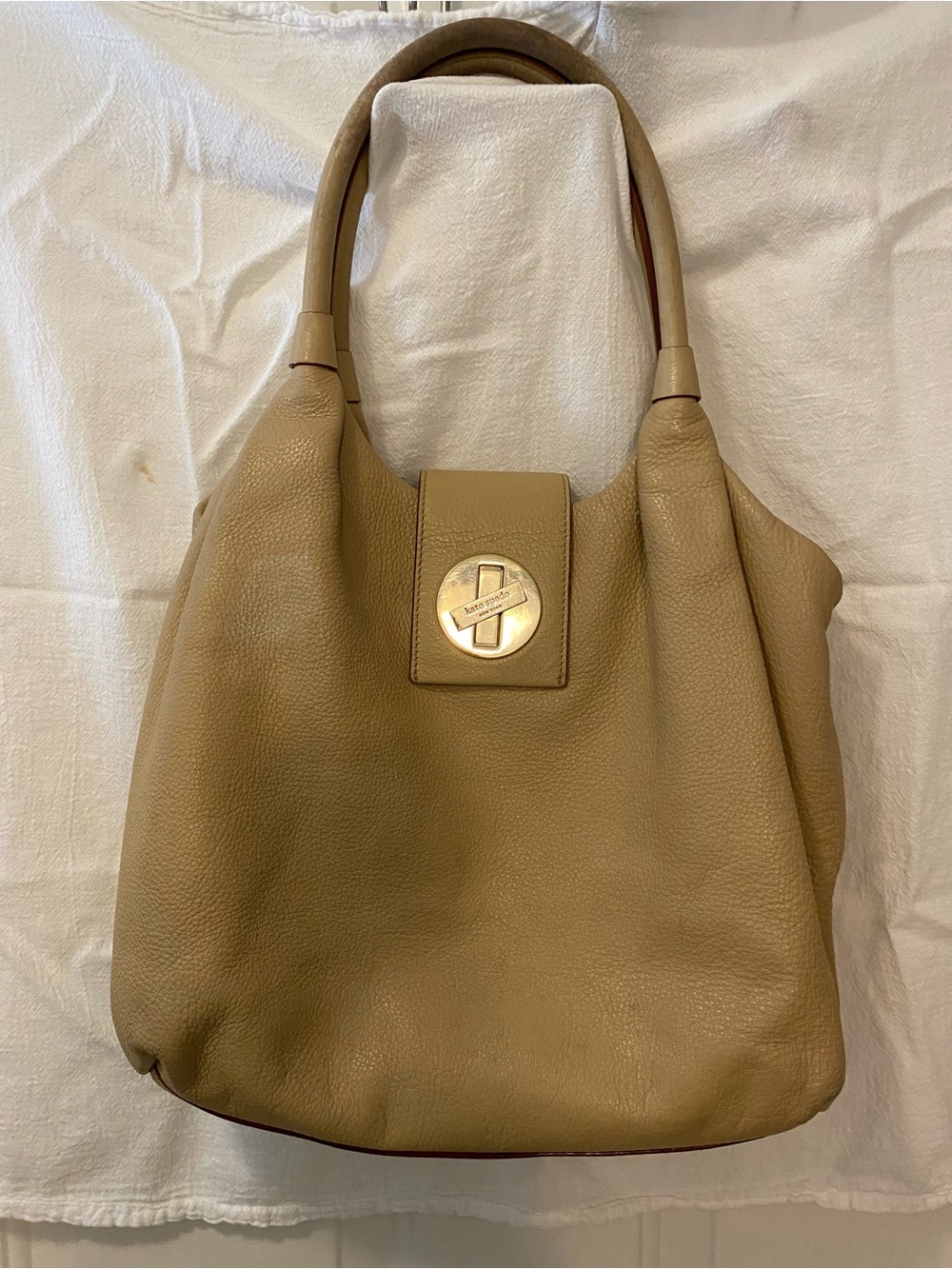 kate spade Tan Pebbled Leather Shoulder Bag with Gold-Tone Turn-Lock